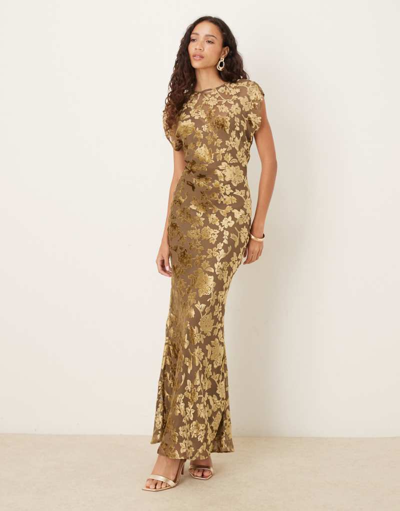 Kadife devore yuvarlak yakalı kolsuz maksi elbise, arkadan bağlamalı, mocha rengi