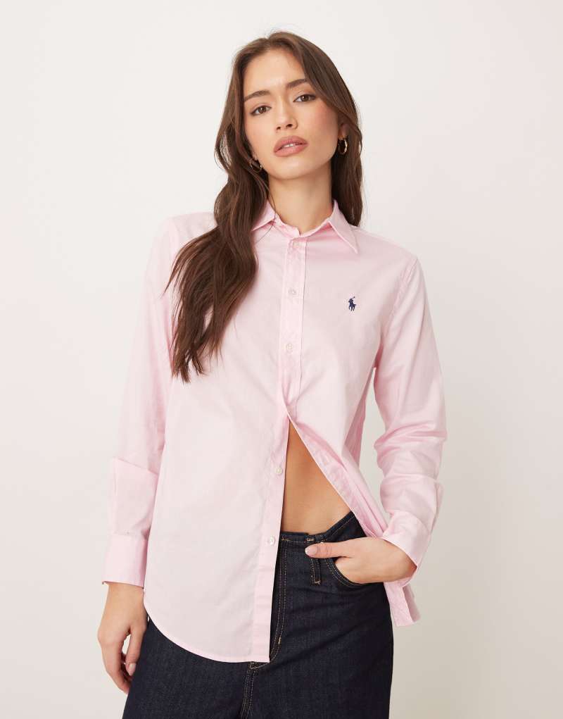 Polo Ralph Lauren ikonik logolu klasik kesimli pembe pamuklu gabardin gömlek